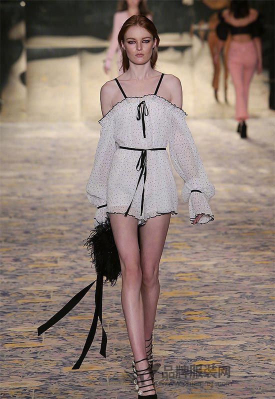 Alice McCall 2018早春系列屋顶秧田工装